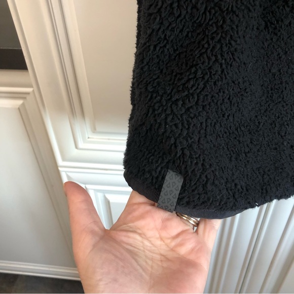 Ivivva by Lululemon girl’s reversible fuzzy vest - Picture 13 of 15